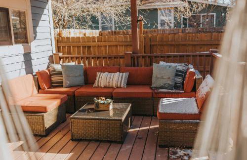 Spacious Downtown Family with Large Patio, Hot Tub, Fire Pit, by Forest & Peak Retreats - Foto 37
