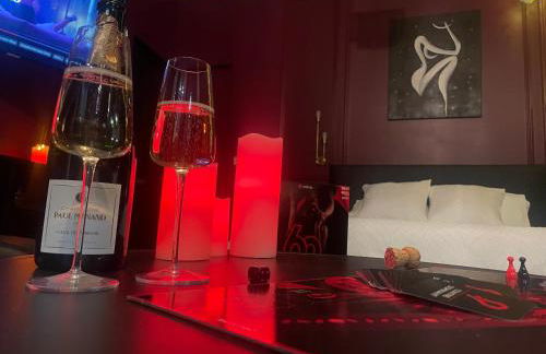 Suite romantique avec Balneo et jeux coquins - Foto 14