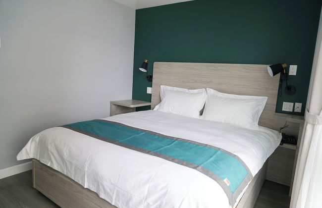 Starlight Hotel - Photo 9