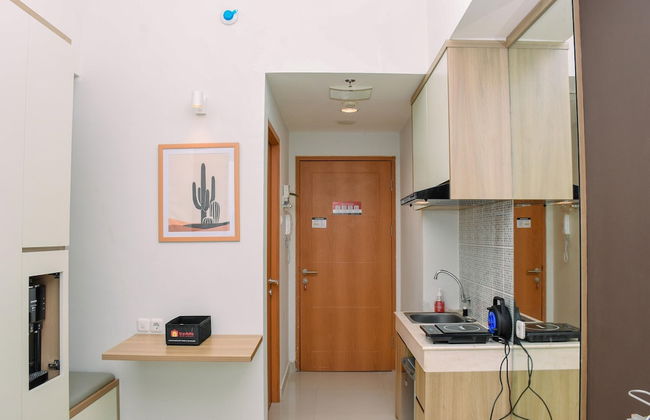 Comfy Studio Room at Evenciio Margonda Apartment - Photo 13