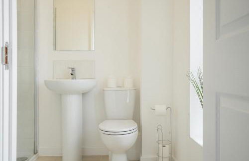 Mersey Way, Spacious 3 Bed Home, Close to Sheffield City Centre & FREE Driveway Parking - Perfect for Workers, Groups & Families - Hosted by Stay Host Save - Foto 31