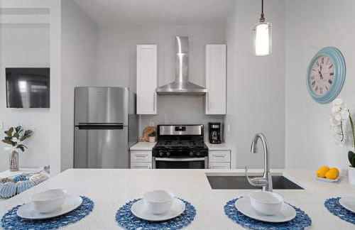 Jennifer's Stylish Apt Private Deck Backyard Oasis - Foto 6