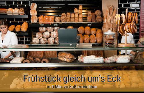 Ferienhaus Höckelheim- 300qm - 3 Wohnungen - 12 Zimmer - bis 18 Gäste - Kleinkinder reisen gratis - für Familien und Gruppen - Küchen mit Spülmaschine Backofen, Mikrowelle - Smart-TV - WLAN - Fußbodenheizung, Klimaanlage & Raffstores - nähe Göttingen - Foto 52