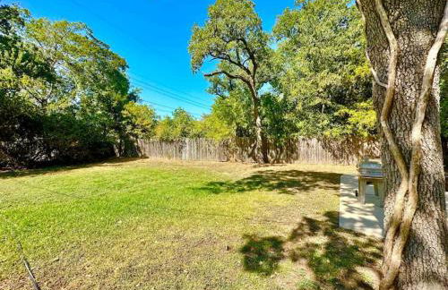 Whimsical Bluebird Cottage Hot Tub Patio Pet Friendly Central Location - Foto 25