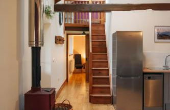 Vale Farm Cottages - Photo 17