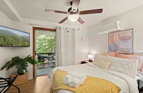 Cozy Mountain Chalet With Hot Tub Outdoor Movie Screen And Fire Place - Foto 49