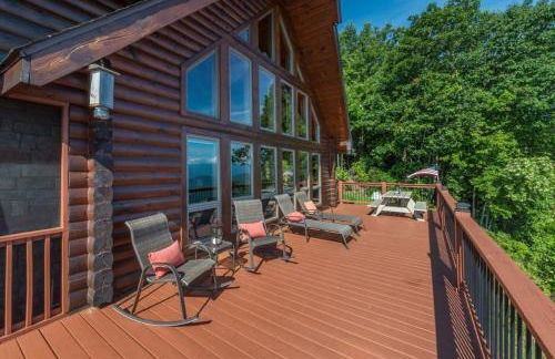 Above the Clouds Log Cabin, Hot Tub & Views! - Photo 25