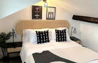 Historic Charm: *Perfect For Group Getaways* - Photo 36