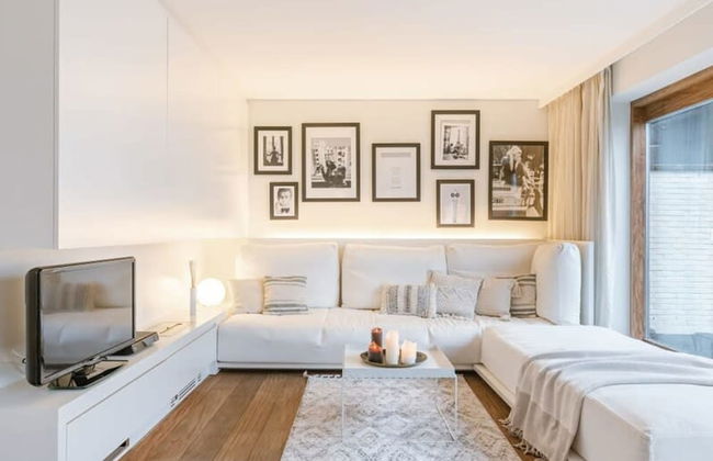 Modern Apartment With Terraces and Parking - Photo 1