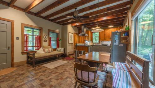 Walking distance to Lake Michigan! Cozy Cottage - Foto 5