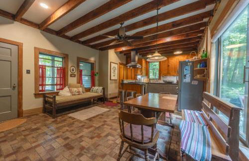 Walking distance to Lake Michigan! Cozy Cottage - Foto 5