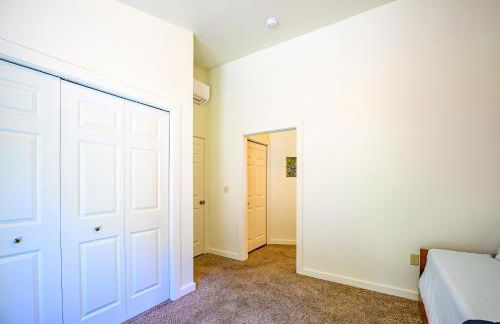 Blue House - private 2 bed, 2 bath home with garage - Photo 21