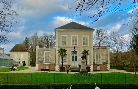 La Voulzie Appartement - Proche centre avec parking privé - Foto 37