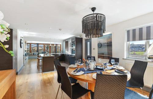 Oaktree Lodge - Luxury Cottage, Hot Tub, Sea Views - Foto 80