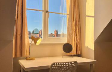 Big 6 Beds Home, Free Private Parking, TV, Garden - Foto 12