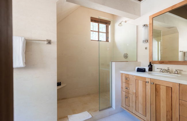 Hunter by Avantstay Riverfront Cabin w Prvt Cottage 5mins From Palisades - Photo 21