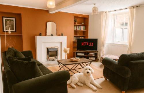 Bourne Cottage, Stylish 3 Bed, Sleeps 7, Pet Friendly, Central Castleton - Foto 1