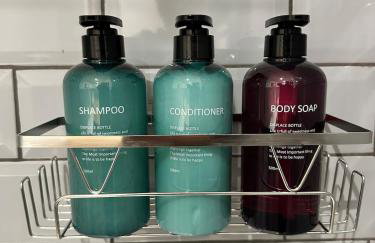 Luxury Pet Friendly 3 Bedroom Home with Copper Bath - Photo 28