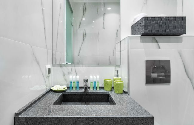 Nymphes Deluxe Accommodation - Photo 22