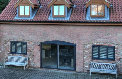 Queensgate Holiday Apartment , Beverley with parking - Photo 1