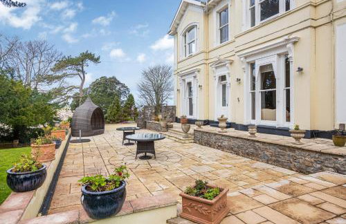 Stunning Apartment in Victorian Villa with Garden - Photo 13