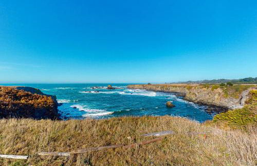 Oceanfront Retreat Close to Activities & the Beach - Photo 1