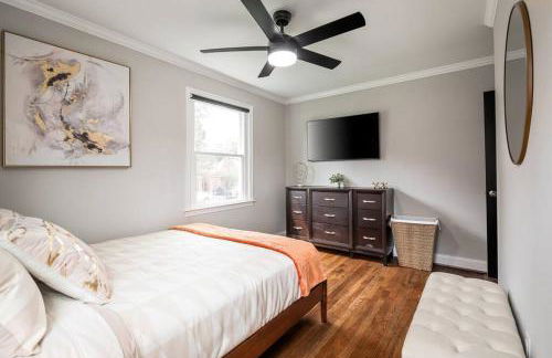 Fenced Yard, Swing Set Pawfect for Family and Dogs! - Foto 43