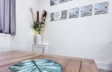 Chic Charming Classic 3bed w Ensuite - Pontypridd - Foto 23