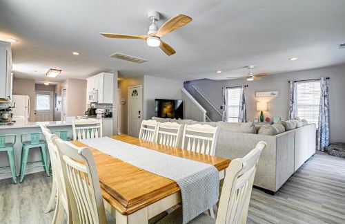 Walk to Ocean Surfside Beach Gem with Private Pool - Foto 4