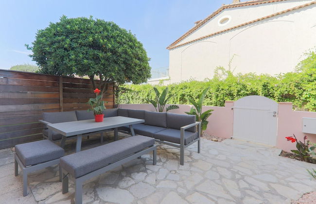 Superb Vacation Home With Pontoon - Photo 24