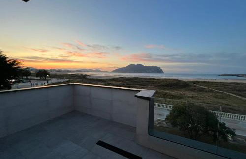 Lujosa casa en primera línea playa increibles vistas mar - Photo 24