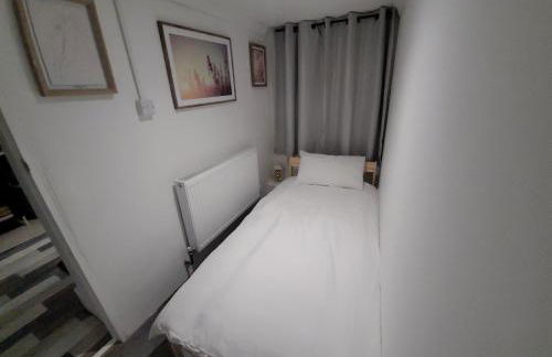 Hidden Treasure-Netflix and Wi-Fi-Basement flat - Foto 25