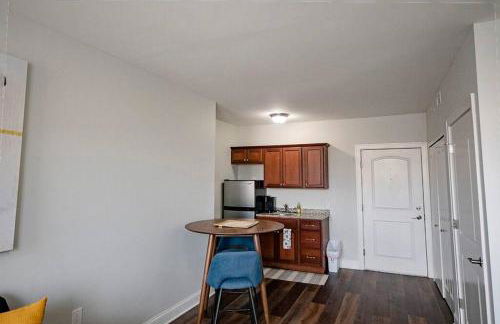 Stylish 1 BR 1BA at The Inman - Foto 5