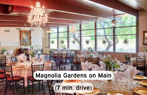 Chic 1BR w Gym & Parking Near Rvrwalk & Dome - Foto 11