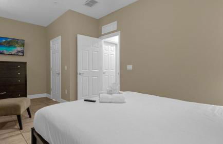 Sun, Fun & Summer Getaway - TownHome by Disney! - Photo 17