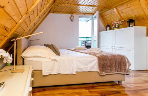 Holiday House Antique - Photo 29