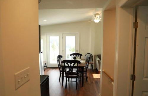 Lakeview Retreat with Fire Pit and Total Privacy - Foto 14