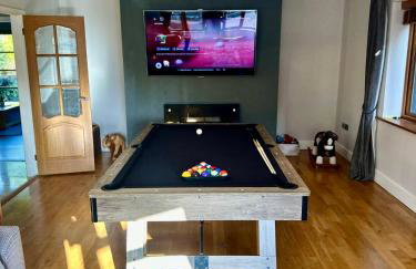 Serene Retreat - Hot Tub - Pool Table - Close to New Forest and Bournemouth Beach - Sleeps 12 - Foto 7
