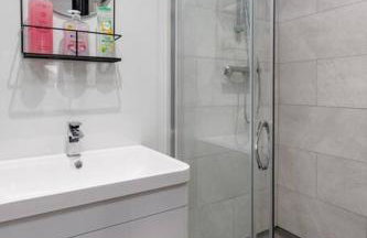 Luxury Mirror Party Pad with 4 Bedrooms! - Foto 35