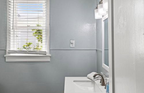 The Starboard at M Historic Lost Bayou Retreat Walk to Beach Sleeps 6 - Foto 26