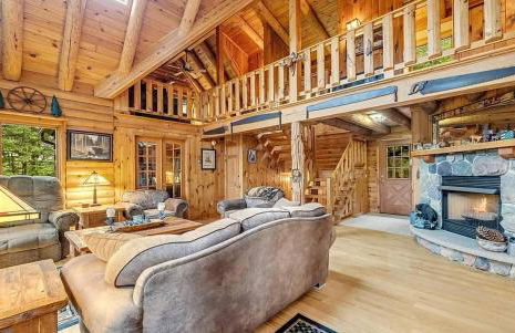 Poconos True Log Cabin with Sauna, Movie Theather, Hot Tub & Fire Pit! - Photo 27