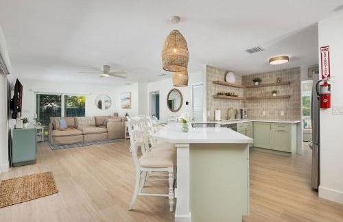 Heated Pool- MiniGolf- Fire Pit- Game Room- 1mi to Beach - Foto 14