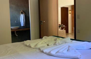 Casa Amarela - 3 suítes e piscina - Foto 13