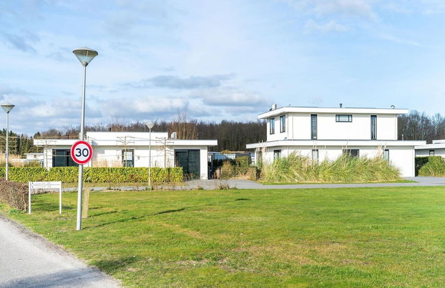 16p Spacious Villa on the Water in Zeewolde - Foto 32