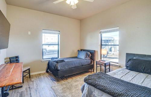 Large Patio and Grill! Group Stay in Midland - Foto 16