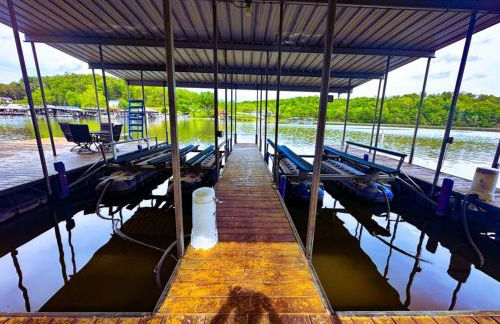 Lakefront Home 4Bed3BathDockFirepitGrill-12PP - Foto 68