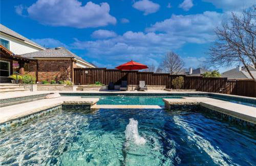 The Sapphire Sanctuary with Pool - Photo 1