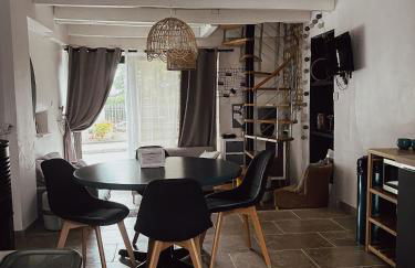 La Petite maison de Céline & Frédéric avec piscine à Préhy - Foto 4