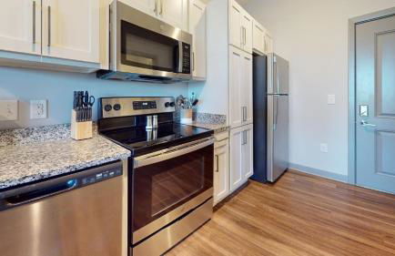 H4N Furnished Apartments at Ellipse Urban in Hampton VA - Photo 39