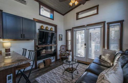 Gorgeous 1BR Tiny Home with Pool and Bocce - Foto 9